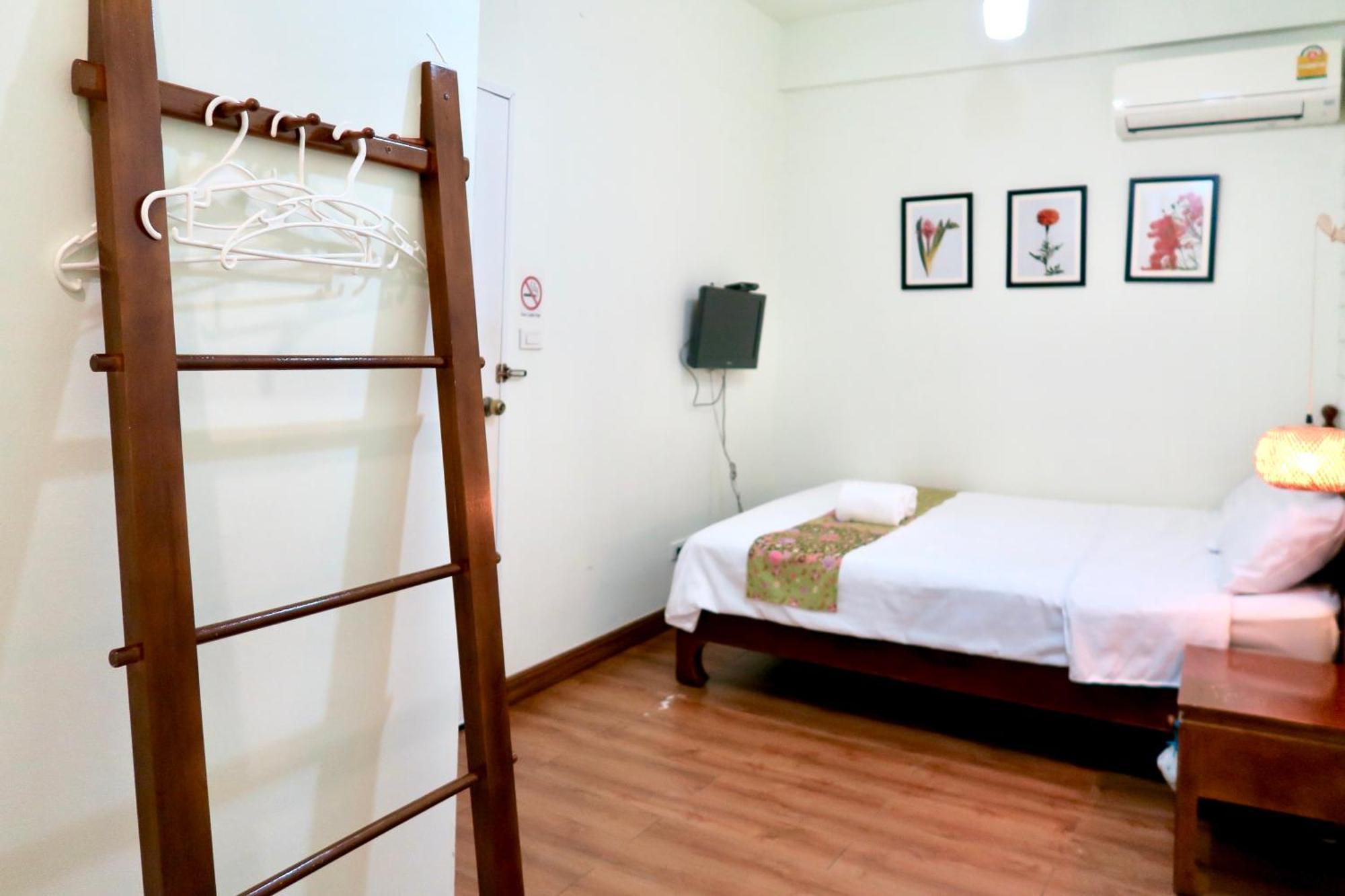 Les Fleurs Bangkok Hostel Kültér fotó