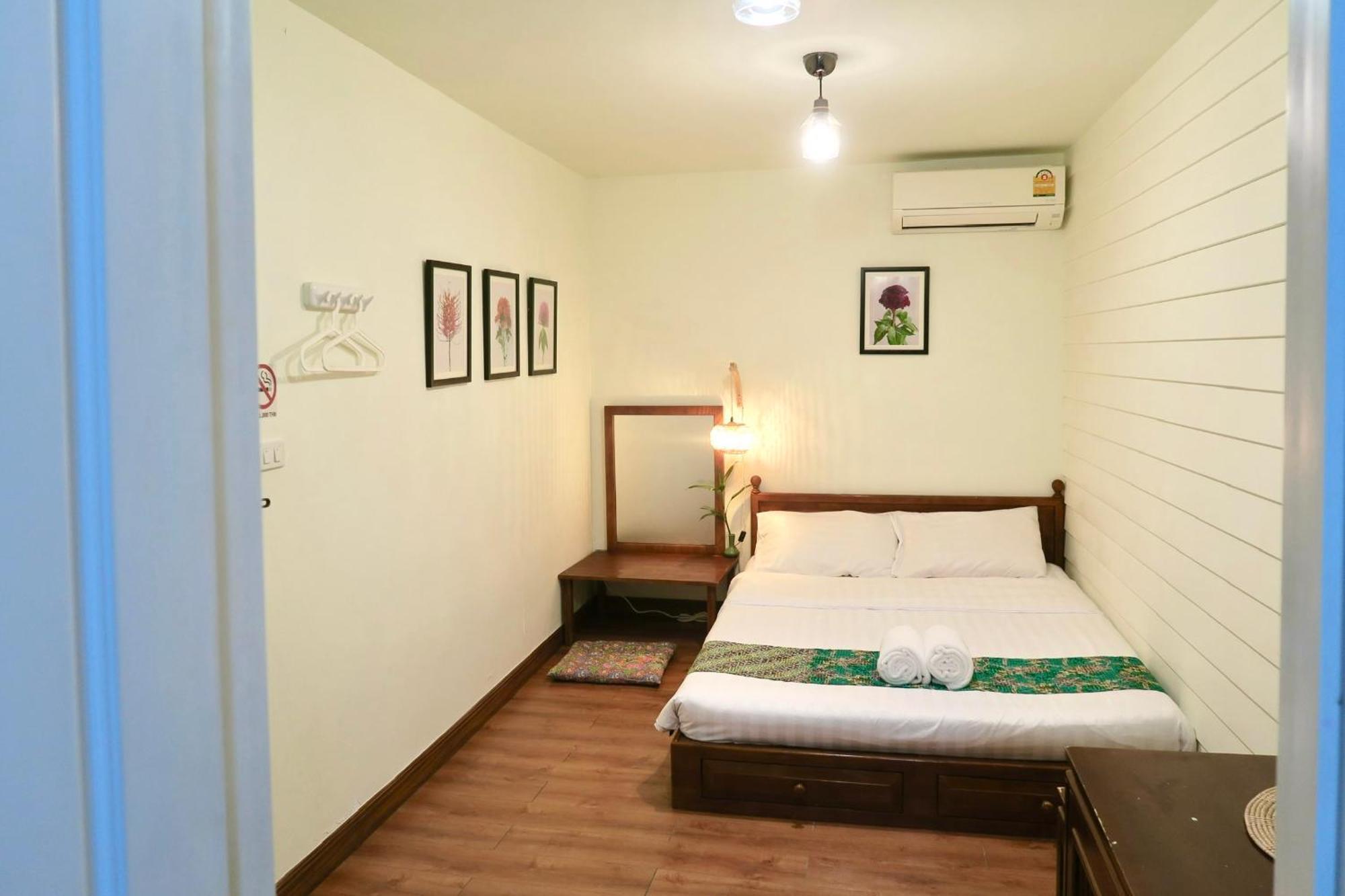 Les Fleurs Bangkok Hostel Kültér fotó