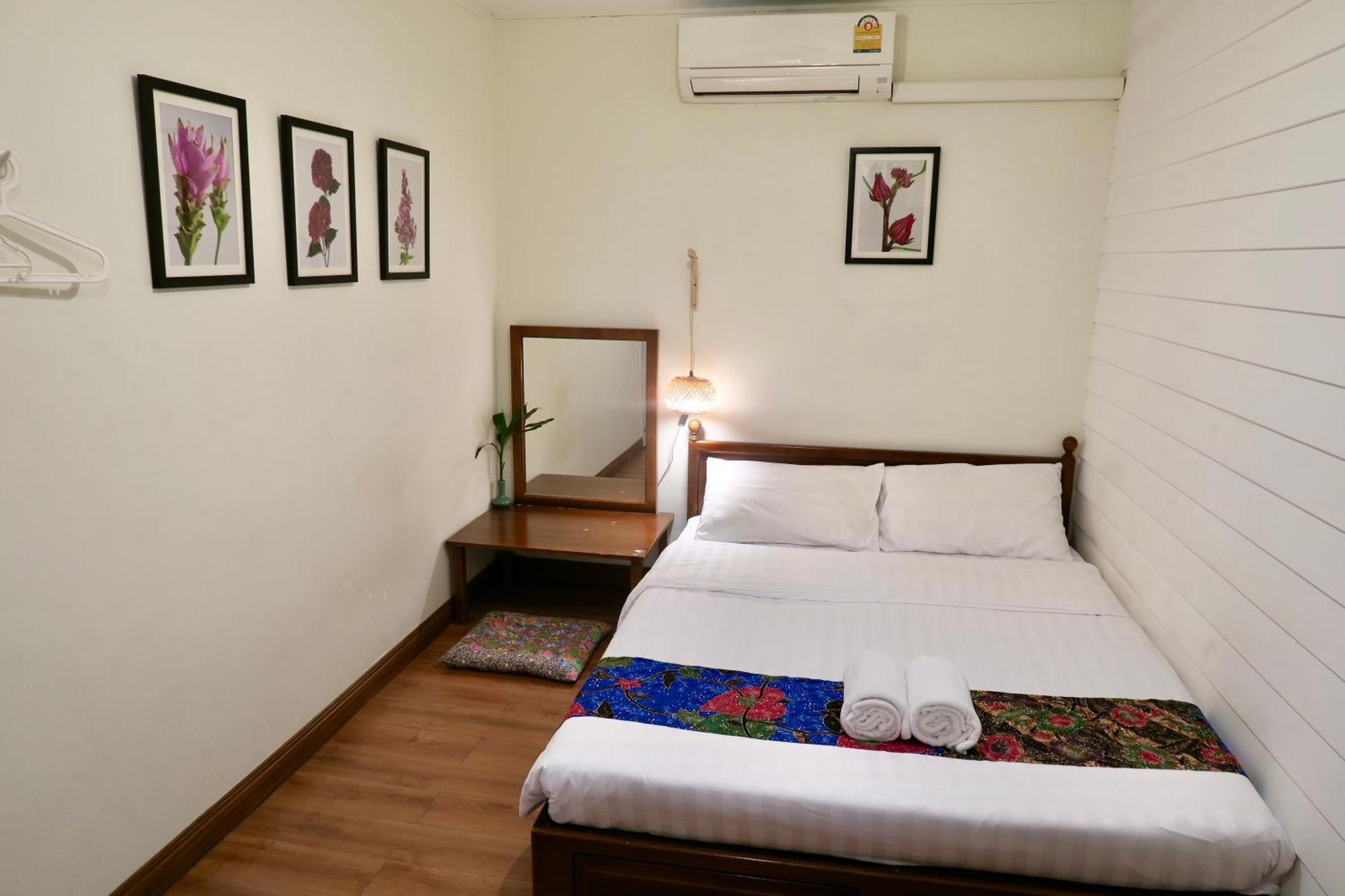 Les Fleurs Bangkok Hostel Kültér fotó