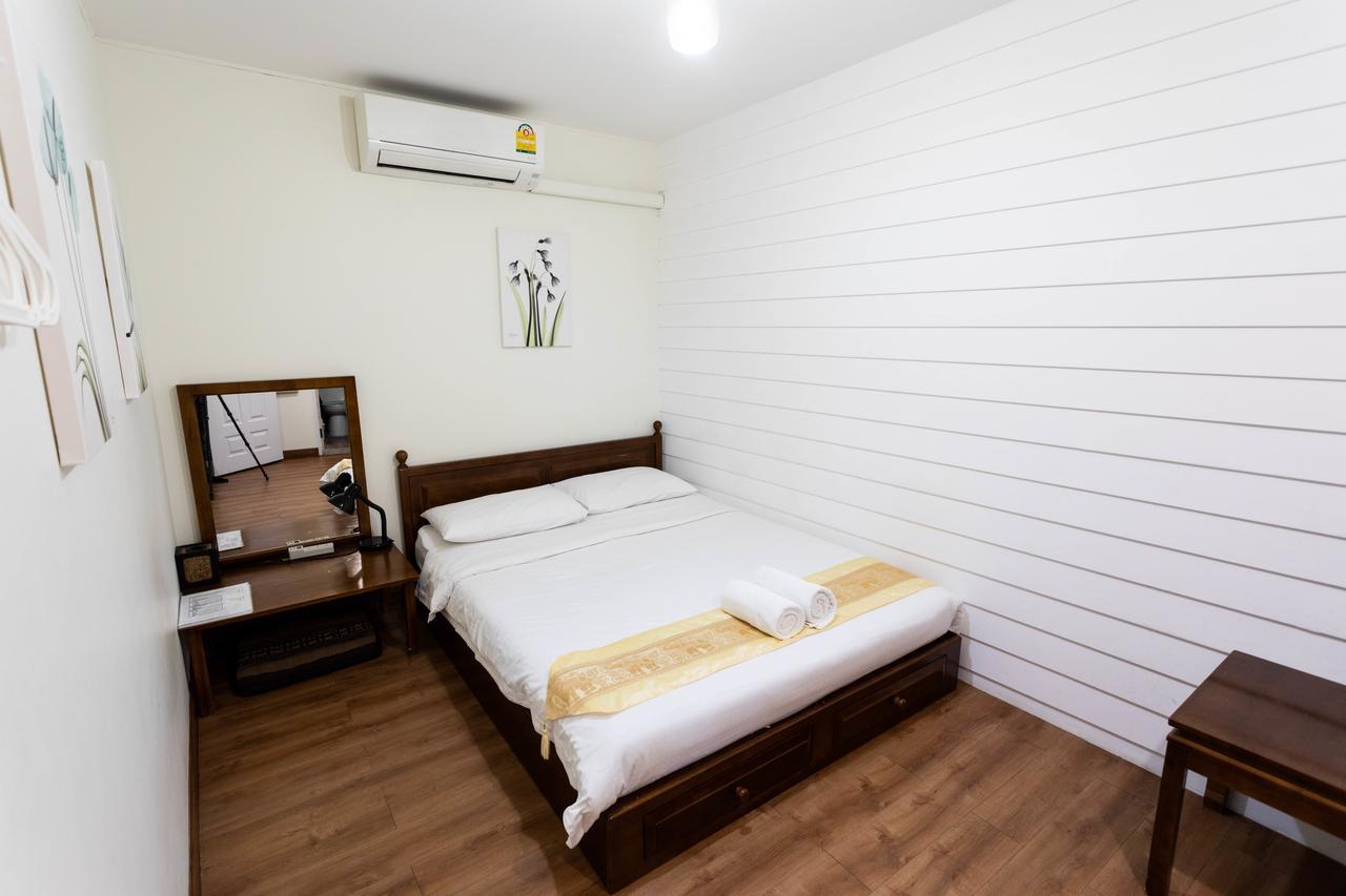 Les Fleurs Bangkok Hostel Kültér fotó